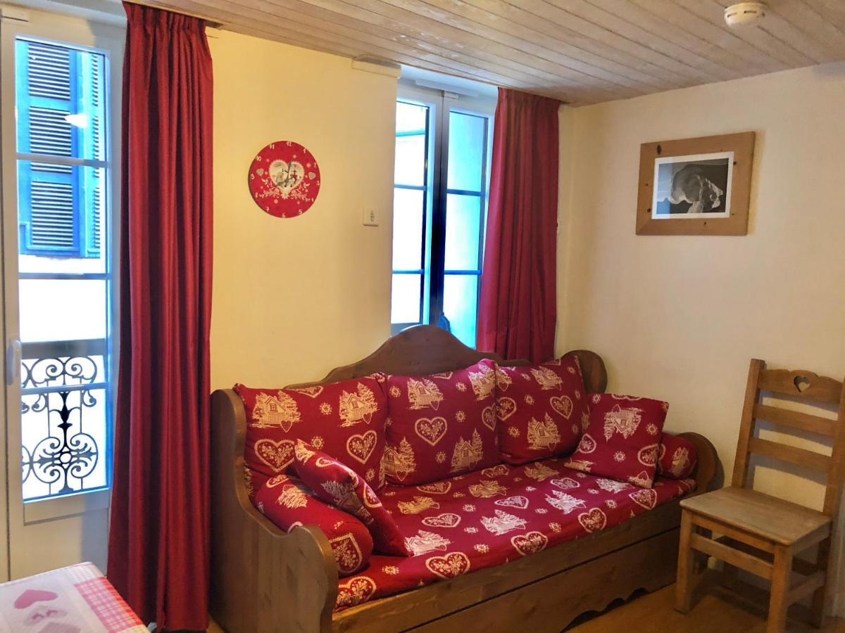 Aster Residence Laureane 1Er Etage Каутерец Екстериор снимка