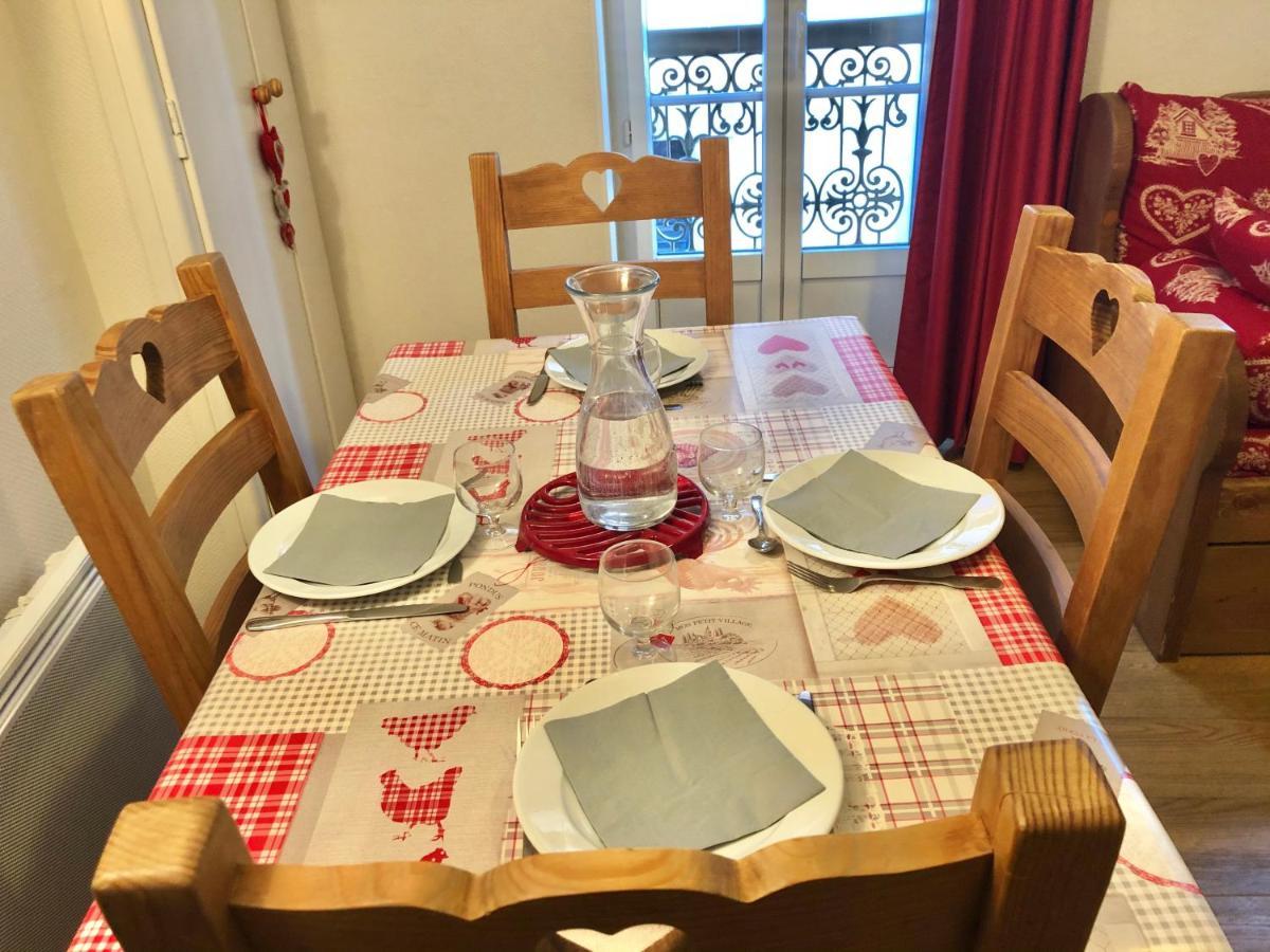 Aster Residence Laureane 1Er Etage Каутерец Екстериор снимка